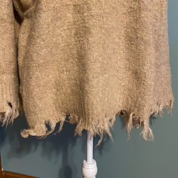Not For Sale-Donation POL Oversized distressed Champagne colored sweater. Size S - Picture 4 of 5